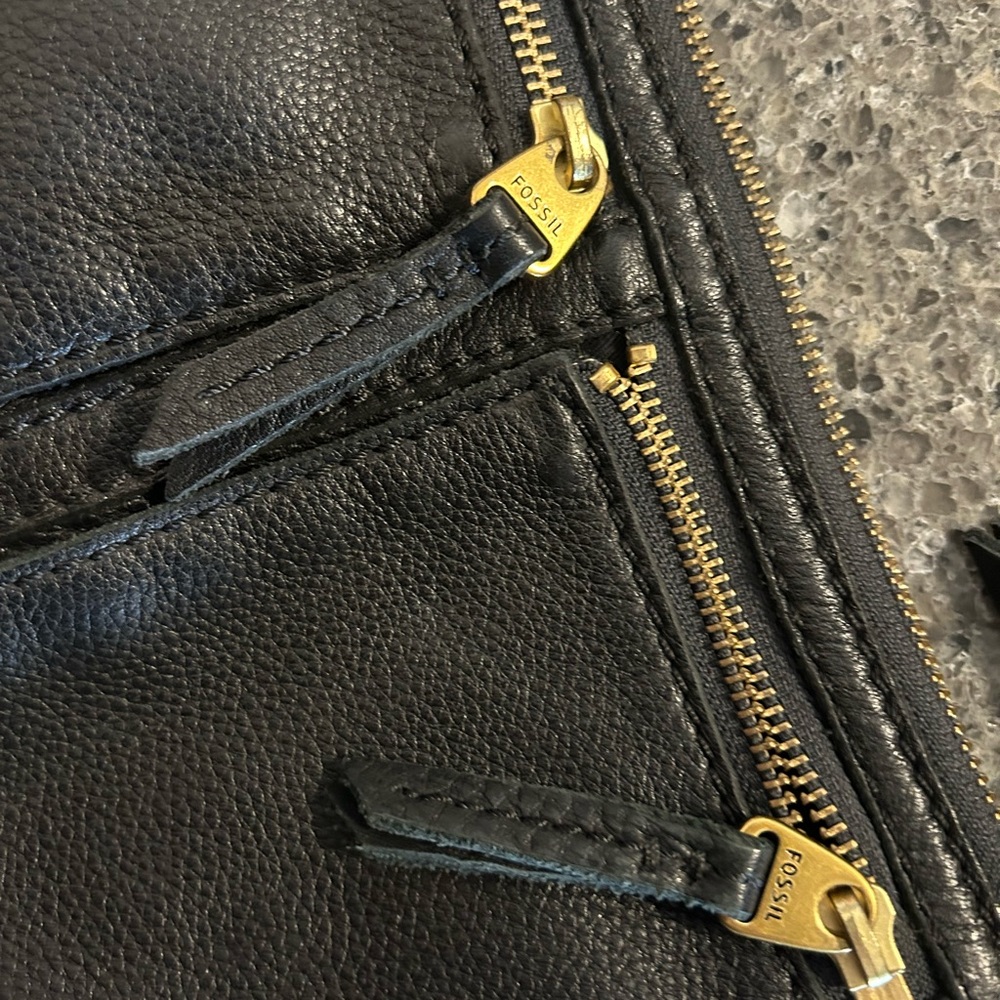 Black Fossil small purse